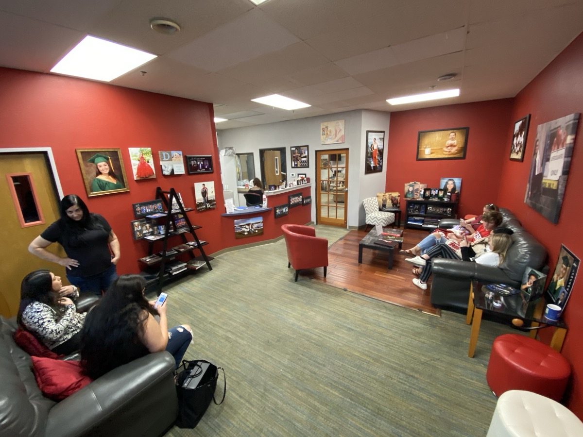 Cherished Memories Photography studio lobby and waiting area